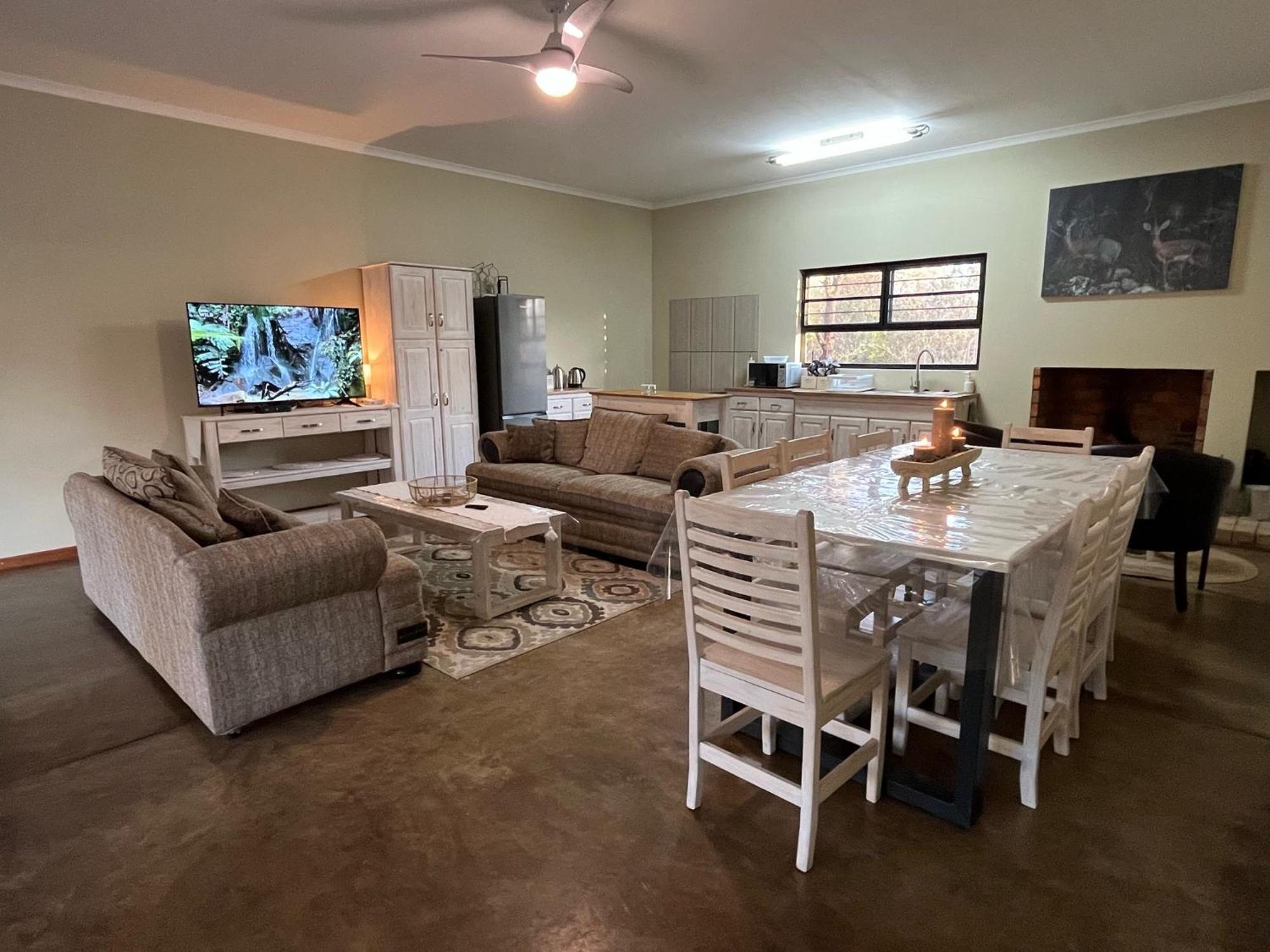 Olienhoff Guesthouse And Rest Camp Otavi Exterior foto